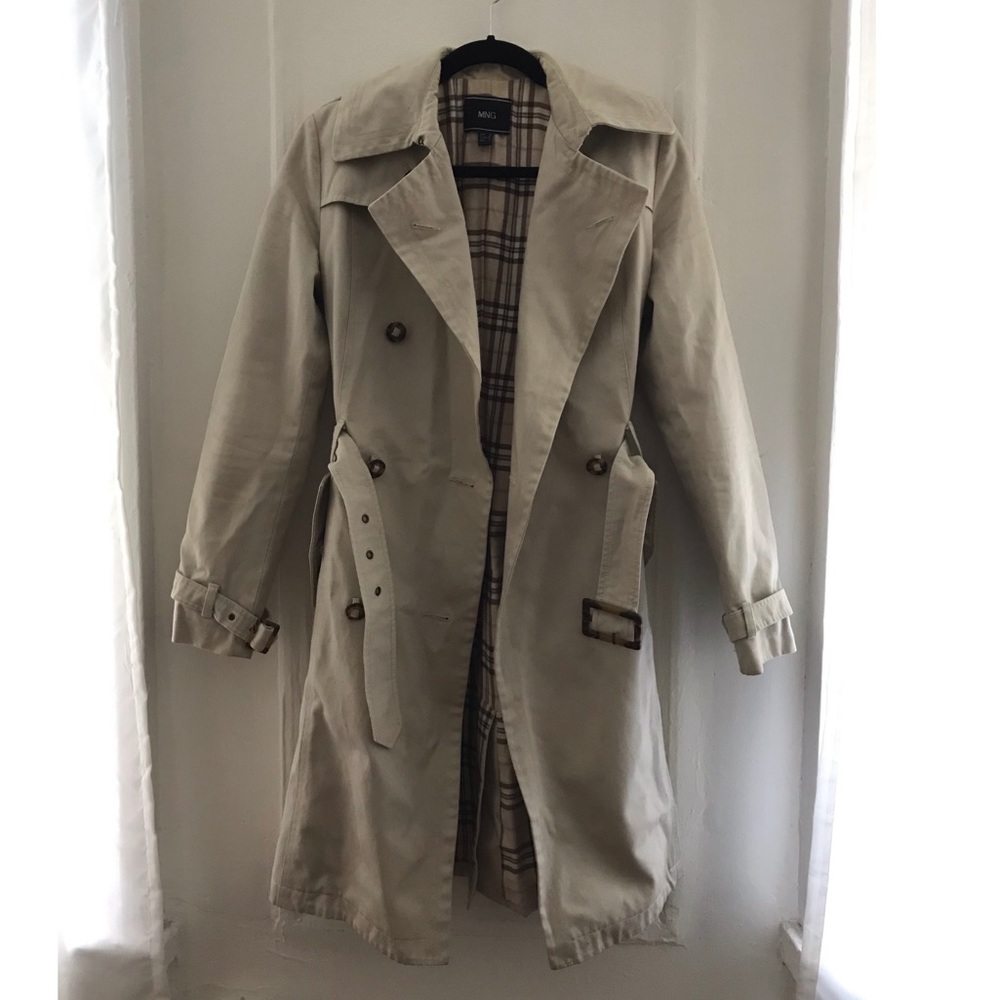 Mango Trench coat 🧥